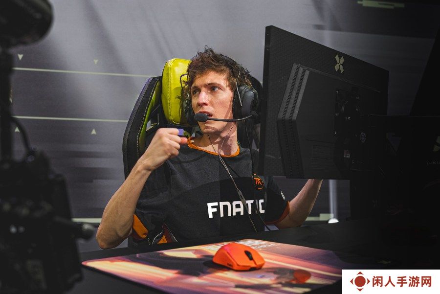 FNATIC×LAMZU MAYA 8K新品发布抖音直播活动盛大启幕——热浪滚烫，8K青春精准导航