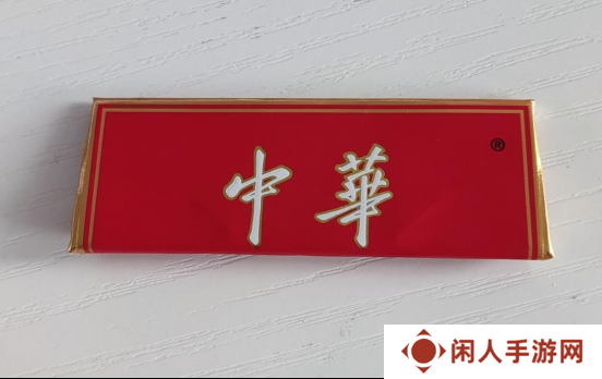 奥特曼卡和萝卜刀已经过时了，现在烟卡才是小孩哥的硬通货